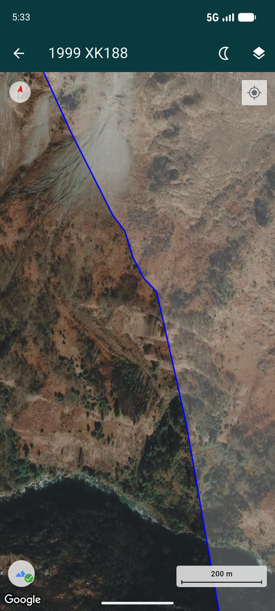 A very close view of a single path line kinking as it crosses ridges at 200 metre scale